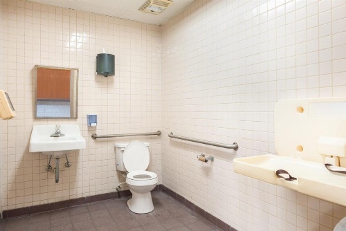 OYO Hotel Sweetwater TN West image 15