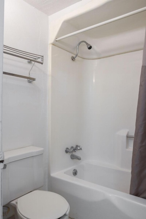 OYO Hotel Sweetwater TN West image 19