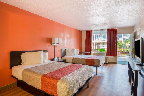 OYO Hotel Sweetwater TN West image 24