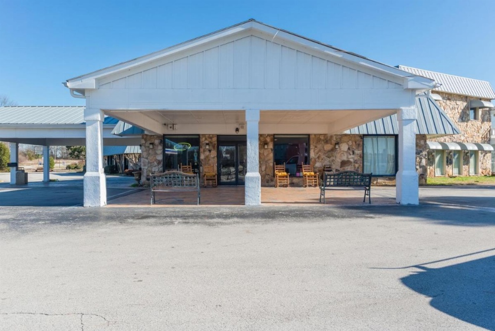 OYO Hotel Sweetwater TN West